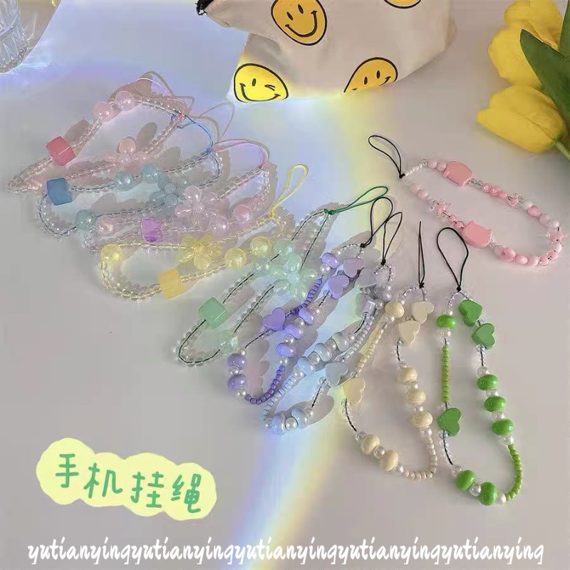 Dây Đeo Điện Thoại Xỏ Hạt Nhiều Màu Hình Hoa Và Bướm Lãng Mạn