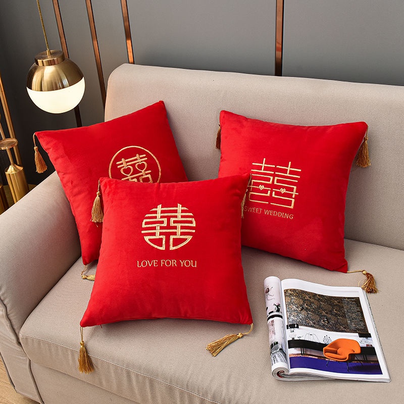 Cặp Gối Nhung Thêu Nhân Vật Hạnh Phúc Màu Đỏ Thoải Mái Dùng Trang Trí Ghế sofa Phòng Khách / Tiệc Cưới
