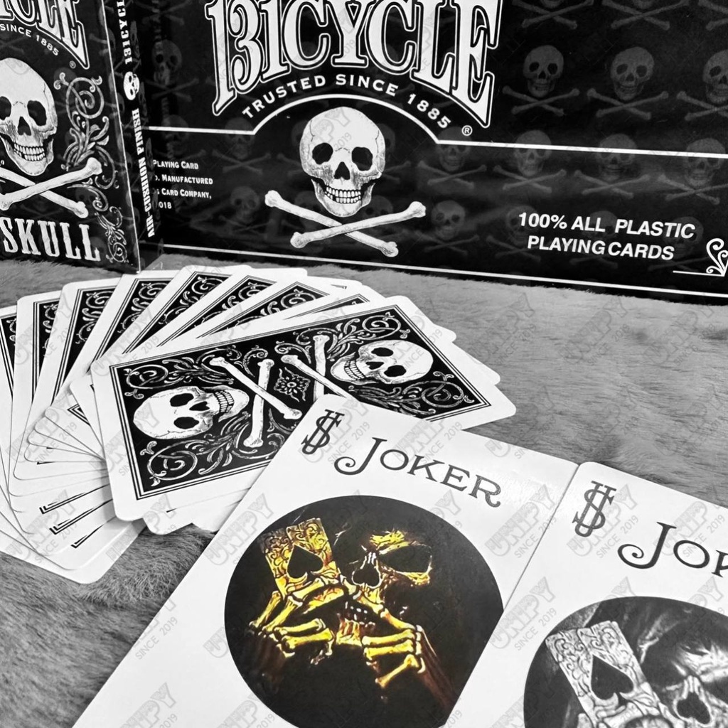 Bộ Bài Tây Nhựa PVC Skull Đen | Chống Bụi Chống Nước | Thẻ Bài Sưu Tầm Trưng Bày