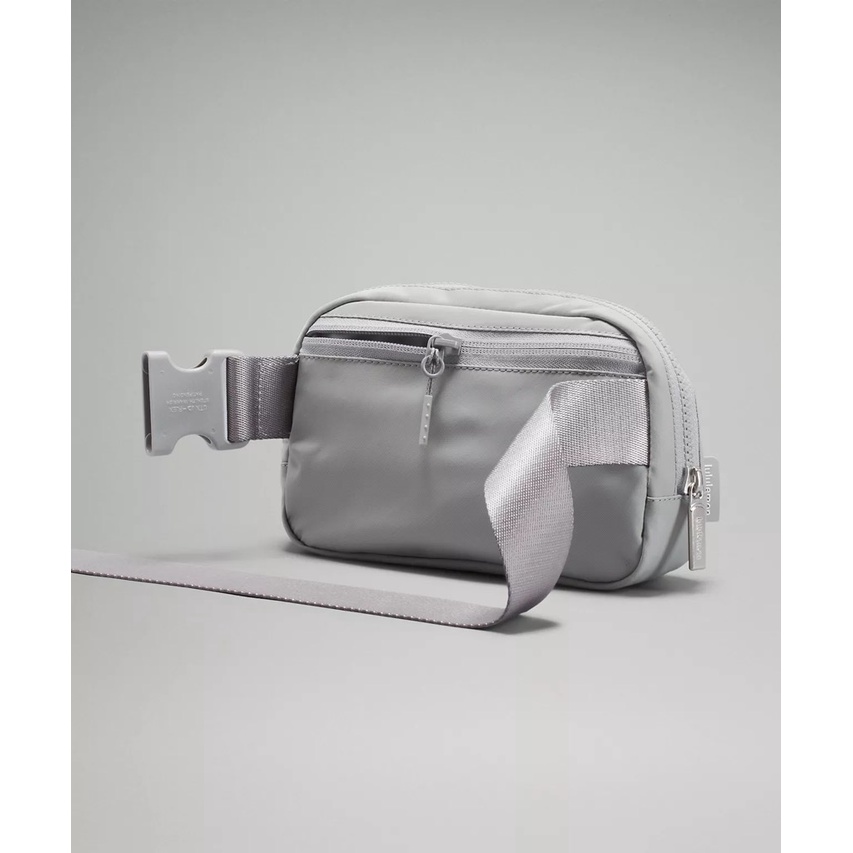 Túi Lulu Everywhere Beltbag Túi đeo hông, đeo chéo