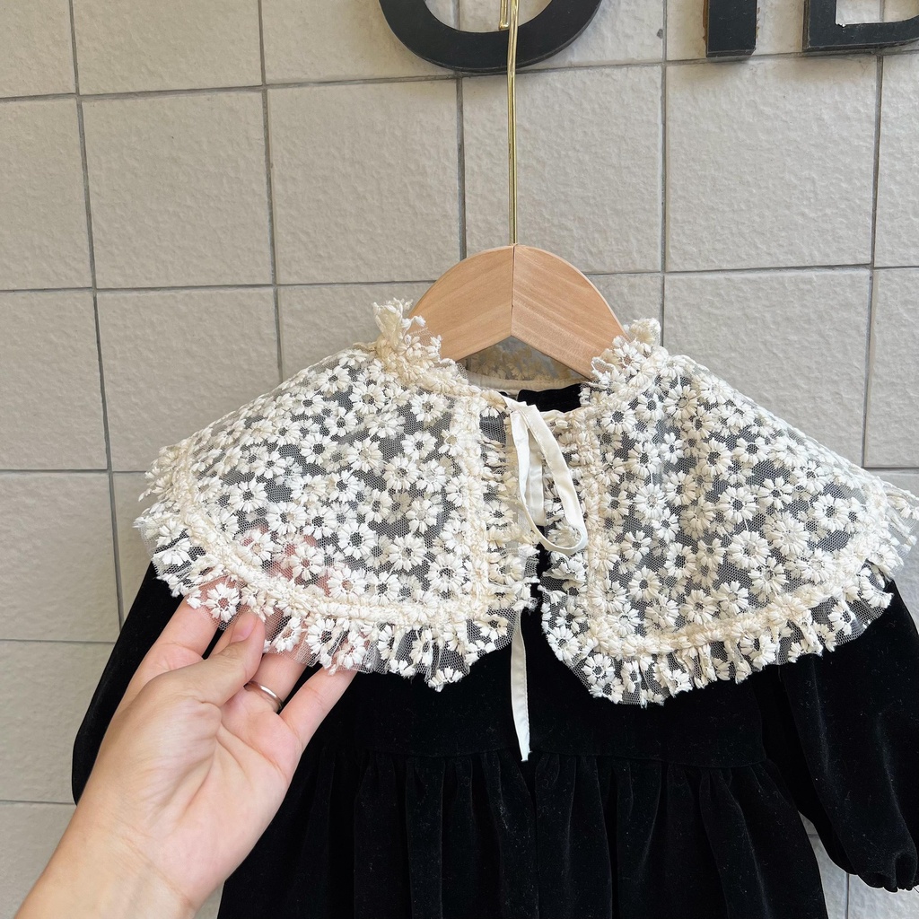 Váy Nhung Đen Mix Cổ Ren Cho Bé