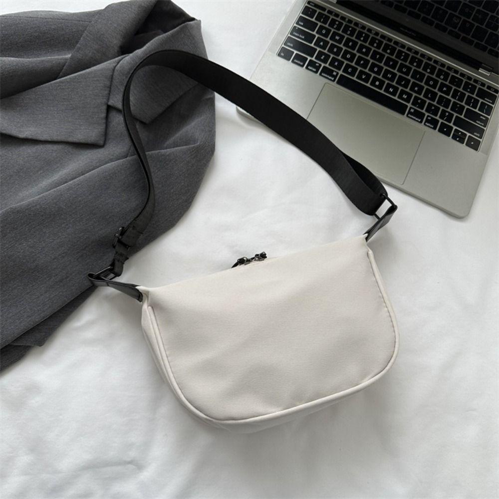 Shanhai Túi Thể Thao Đeo Chéo Hình Bán Nguyệt Kẻ Sọc Có Khóa Kéo Phong Cách Hàn Quốc Cho Nữ