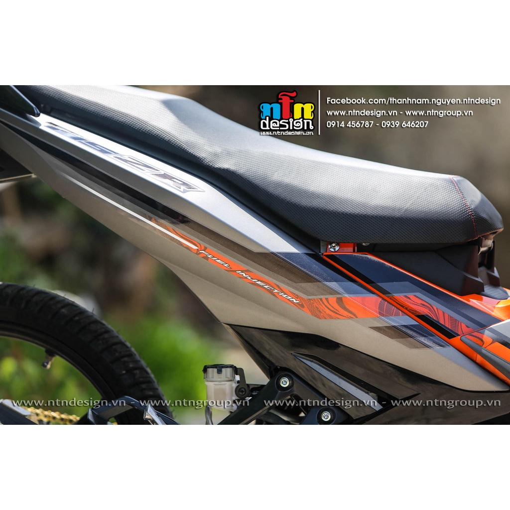 Tem rời Y16ZR 2023 hoa văn cam đen cho Exciter 150 xám