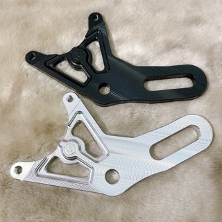 Pad nhôm TBT CNC nguyên khối_Pát lắp sau cho WAVE, SIRIUS, DREAM lên đĩa sau 200mm, gắn heo 2pis đối xứng