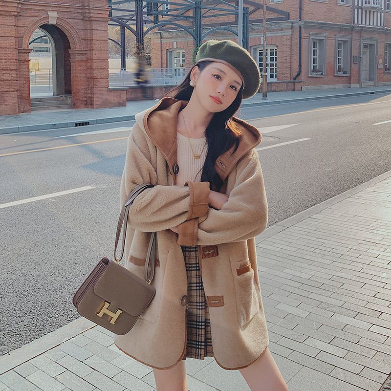 Áo Khoác Lông Cừu Một Mảnh Thiết Kế Dày Dặn Thời Trang Mùa Đông 2023 Phong Cách Mới Cho Nữ
