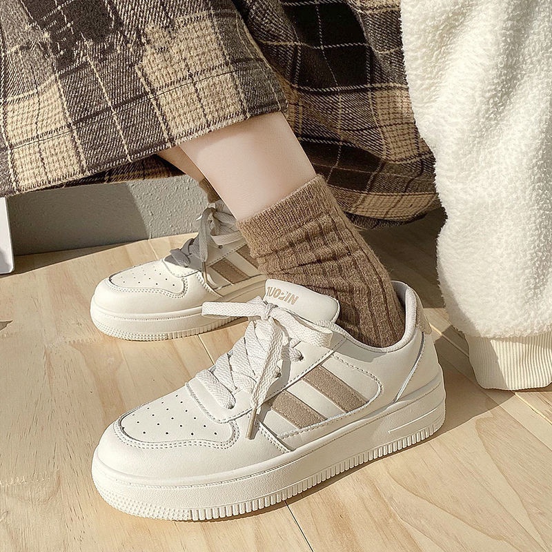 Giày Sneaker Đế Mềm Dày Buộc Dây Chống Trượt Thoải Mái Phong Cách Hàn Quốc Cho Nữ
