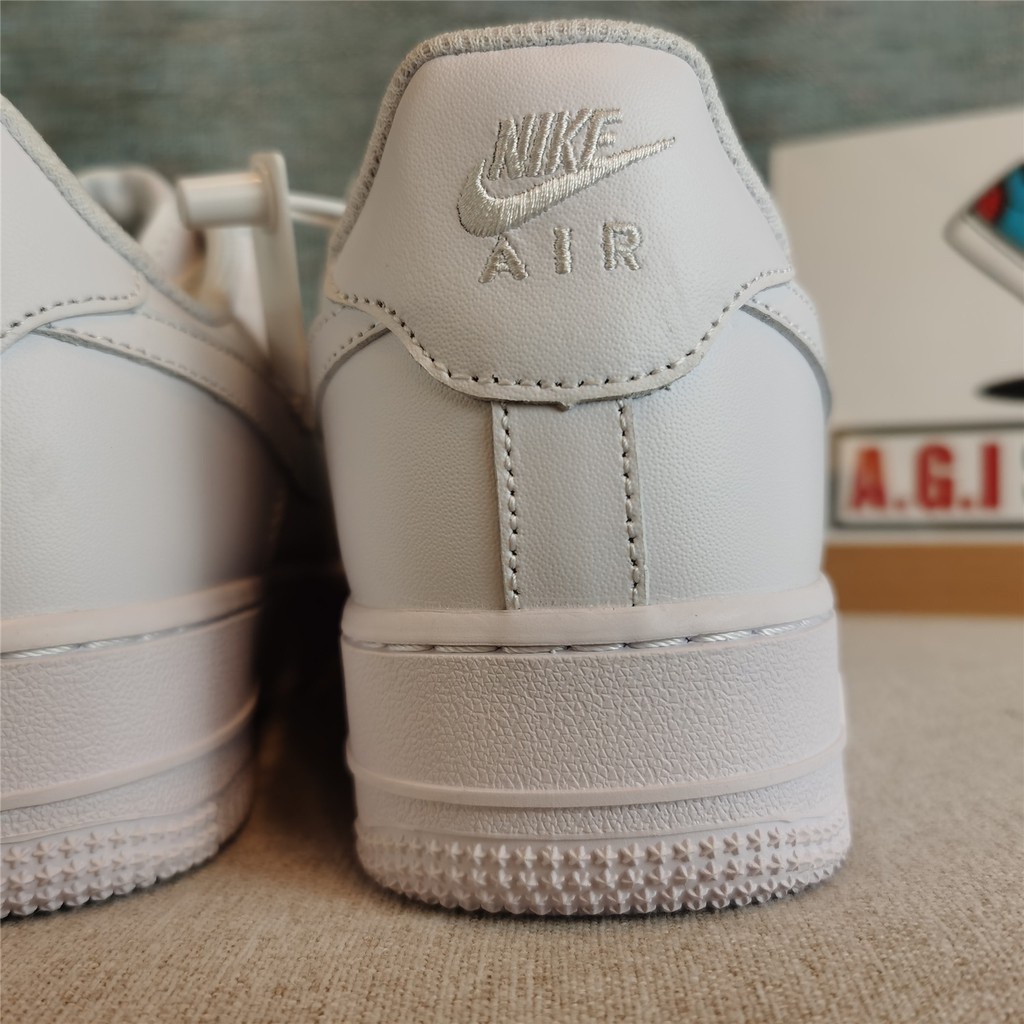 Giày Thể Thao airs forces 1 Cổ Thấp / Cao Màu Trắng / Đen Thời Trang Cho Nam Và Nữ