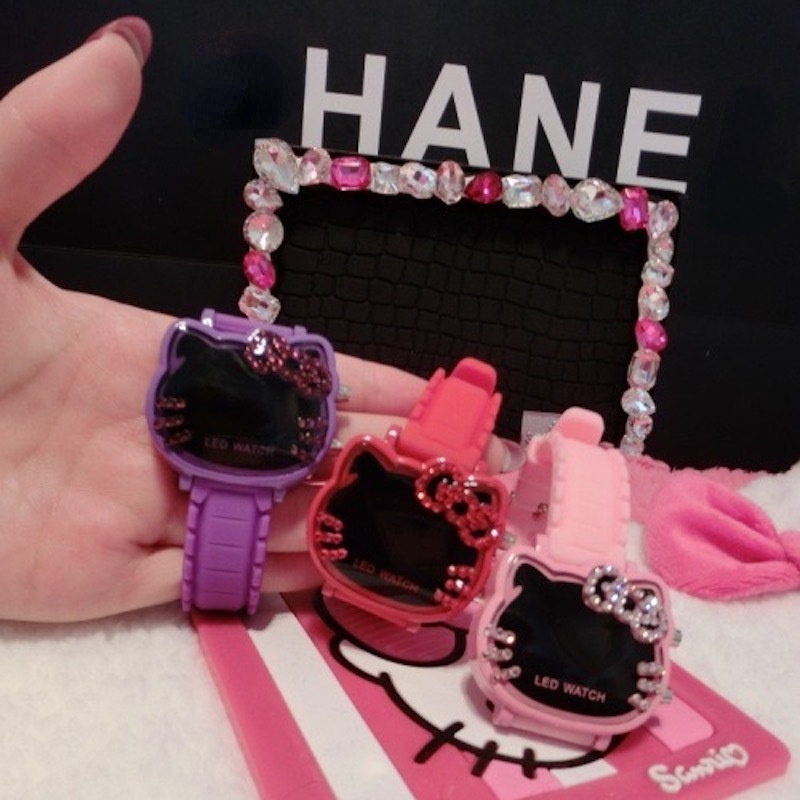 Đồng Hồ Đeo Tay Điện Tử Có Đèn LED Hình Hello Kitty Cho Bé Gái