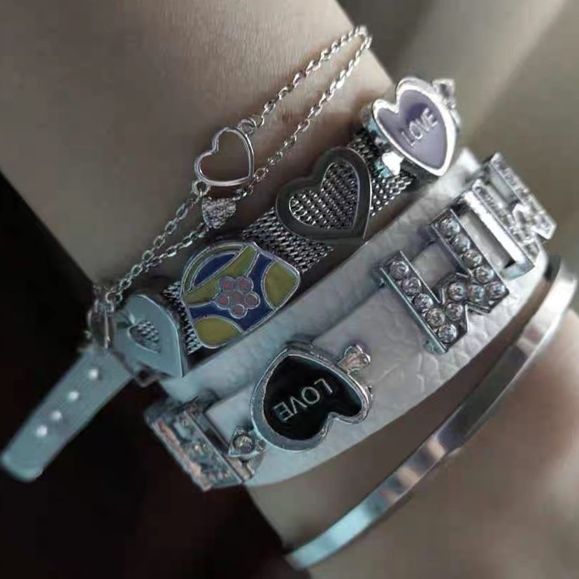 Vòng Tay Dây Thép Vintage Ngọt Ngào Cá Tính Millet < love Dây Thép} haobing boutiqu