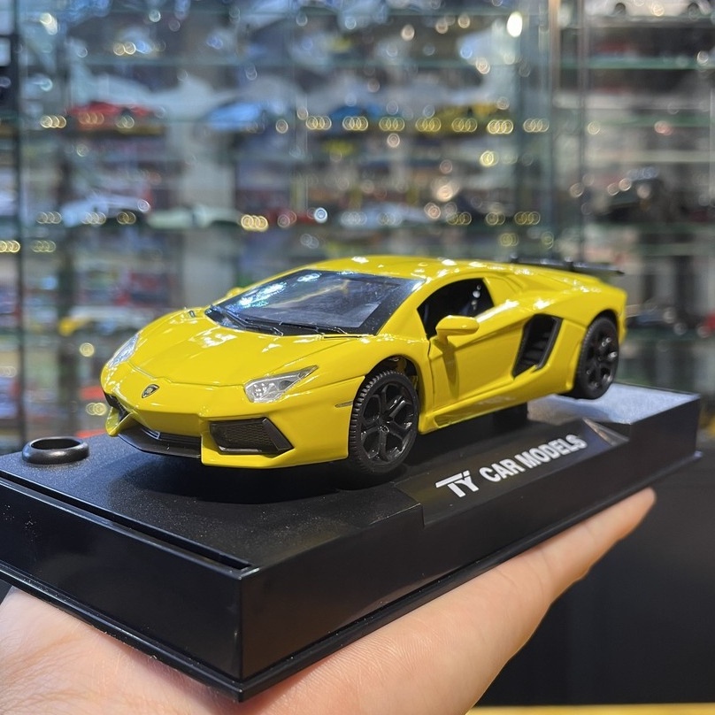 Xe mô hình ô tô giá rẻ Lamborghini Aventador LP740 tỉ lệ 1:32 của hãng TY 3 màutặng ôtô tặng ô tô
