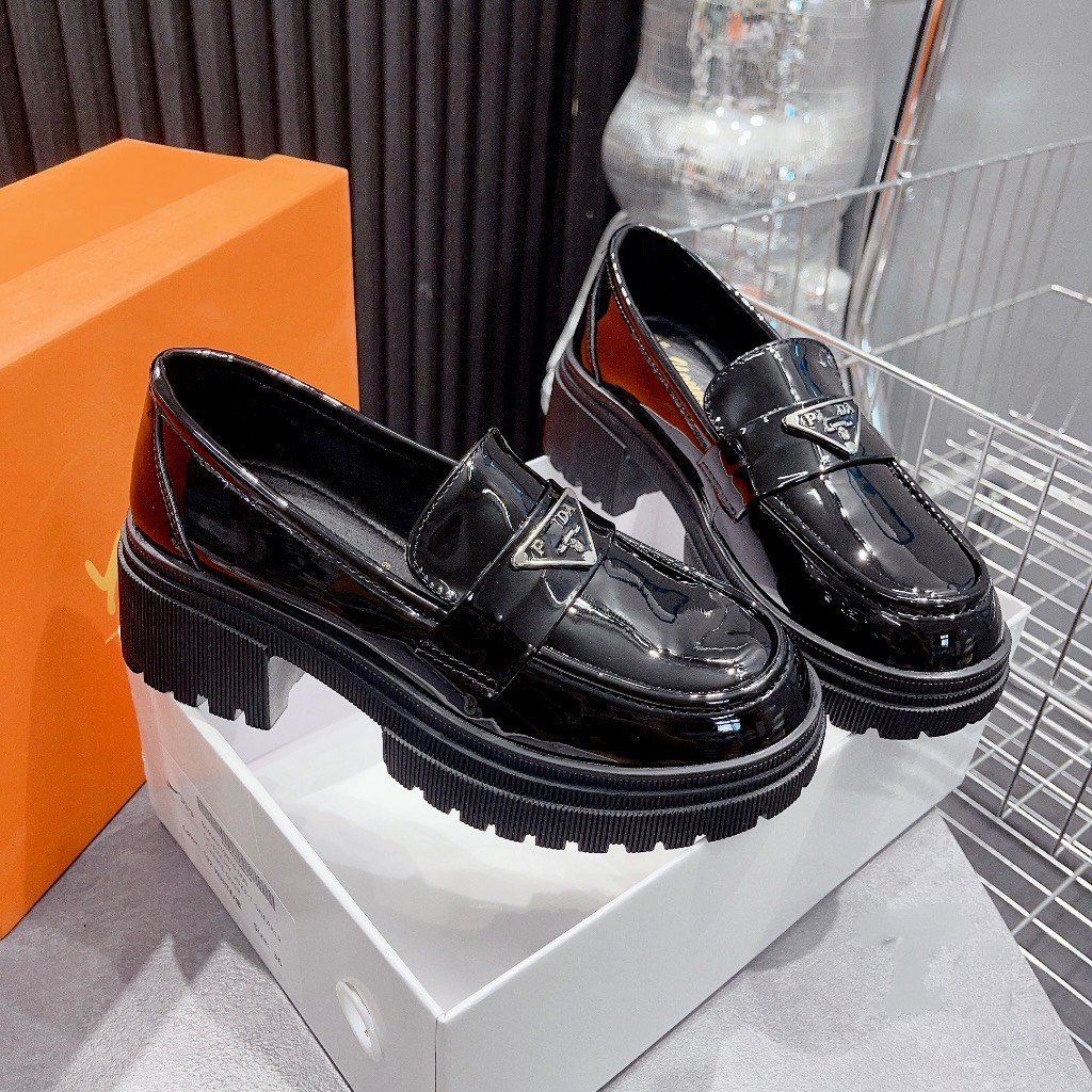 Giày Loafer Nữ Prada Da Lì, Da Bóng Kiểu Dáng Thời Trang MT-002