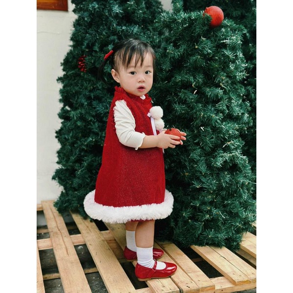 Váy Gile Đỏ Viền Trắng Đính Bông Cho Bé