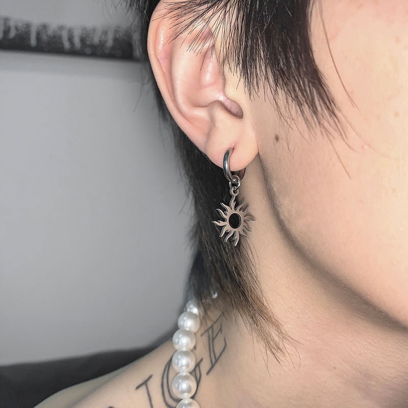 Khuyên Tai Mặt Trời Bằng Thép Titan Không Cần Xỏ Lỗ Chống Dị Ứng Không Phai Màu Phong Cách hip hop Cho Nam