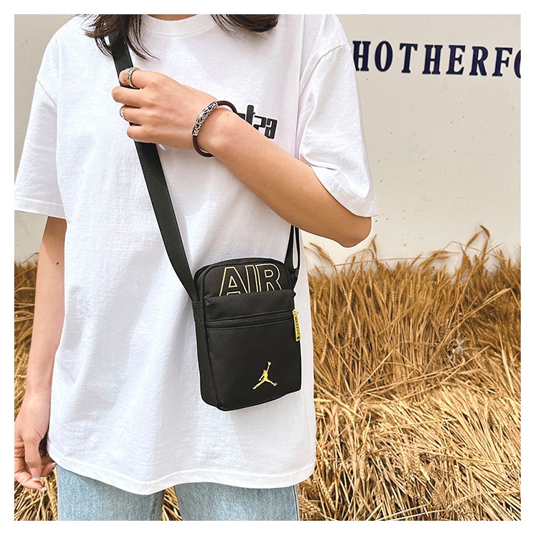 Túi Thể Thao Đeo Chéo Vai Thời Trang Chất Lượng Cao kzd1009