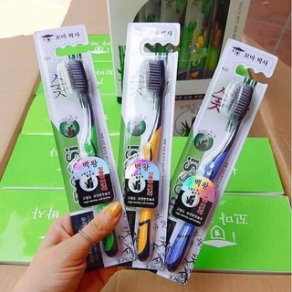 Bàn chải đánh răng than tre hoạt tính BOSSI 1 cây