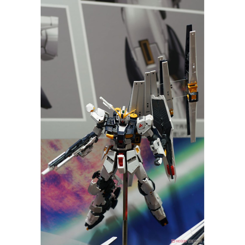 Mô hình lắp ráp Bandai Gundam RG 1/144 RX-93 Nu GundamTặng ô tô