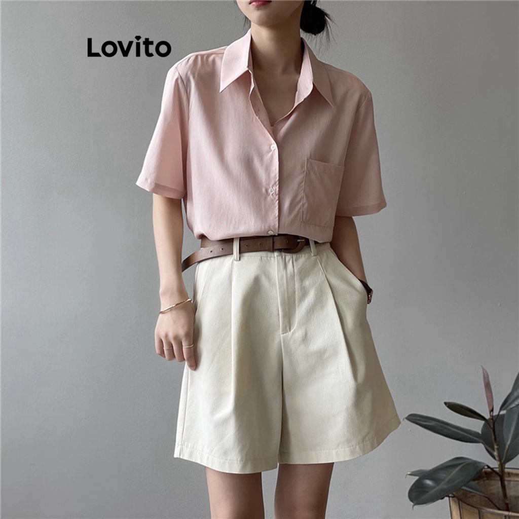 Lovito Quần short xếp ly có túi trơn thông thường cho nữ LNE29267 (Trắng)