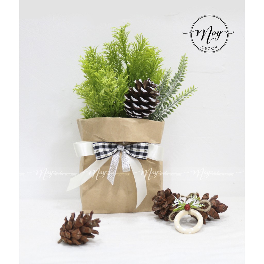 Cây Thông để bàn trang trí Có đèn và phụ kiện Noel 2023