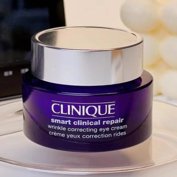 Clinique Kem Dưỡng Ẩm Mắt 15ml Màu Tím Sáng