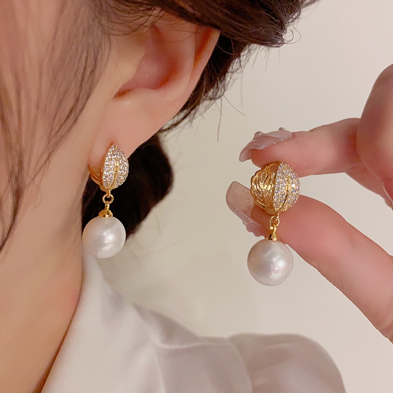 Bông Tai Đính Lá Ngọc Trai Cao Cấp Phong Cách Pháp Sang Trọng