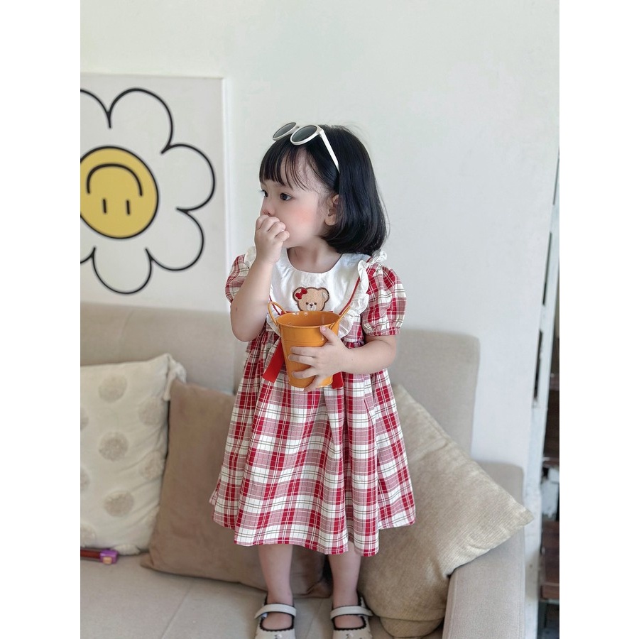 Váy kẻ caro bé gái  thêu hình gấu tay bồng chất cotton thoáng mát phong cách Hàn Quốc