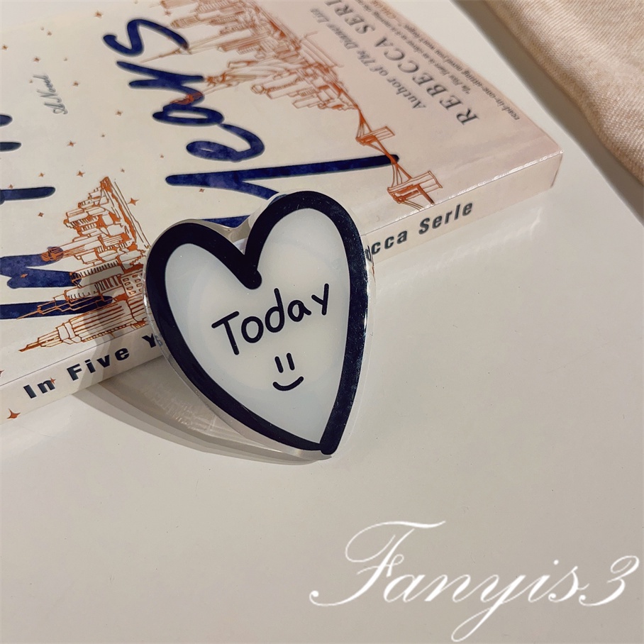 Giá Đỡ Điện Thoại Có Thể Rút Lại Và Gấp Gọn Đa Năng Hình Trái Tim Nhóm Tình Yêu