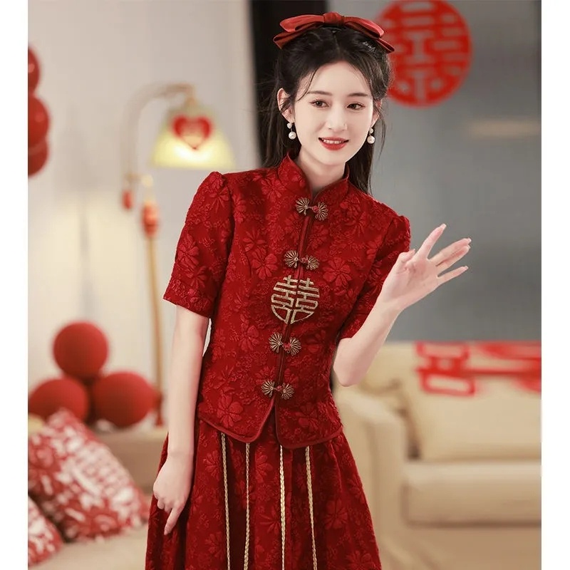 Đầm Sườn Xám Cách Tân Phong Cách Trung Hoa Mới 2024 Cho Cô Dâu