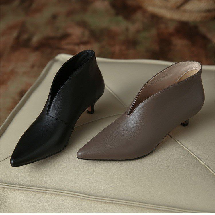 Giày Boot Cao Gót Mũi Nhọn Cổ Chữ v size Lớn 35-42 Thời Trang Sành Điệu