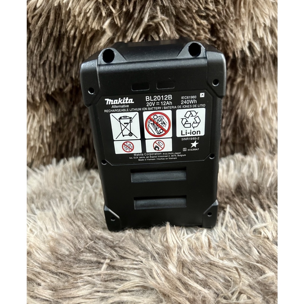 Pin MAKITA 18V dung lượng 12Ah cell VTC6A 21700 , nhận Adapter , có led báo pin.