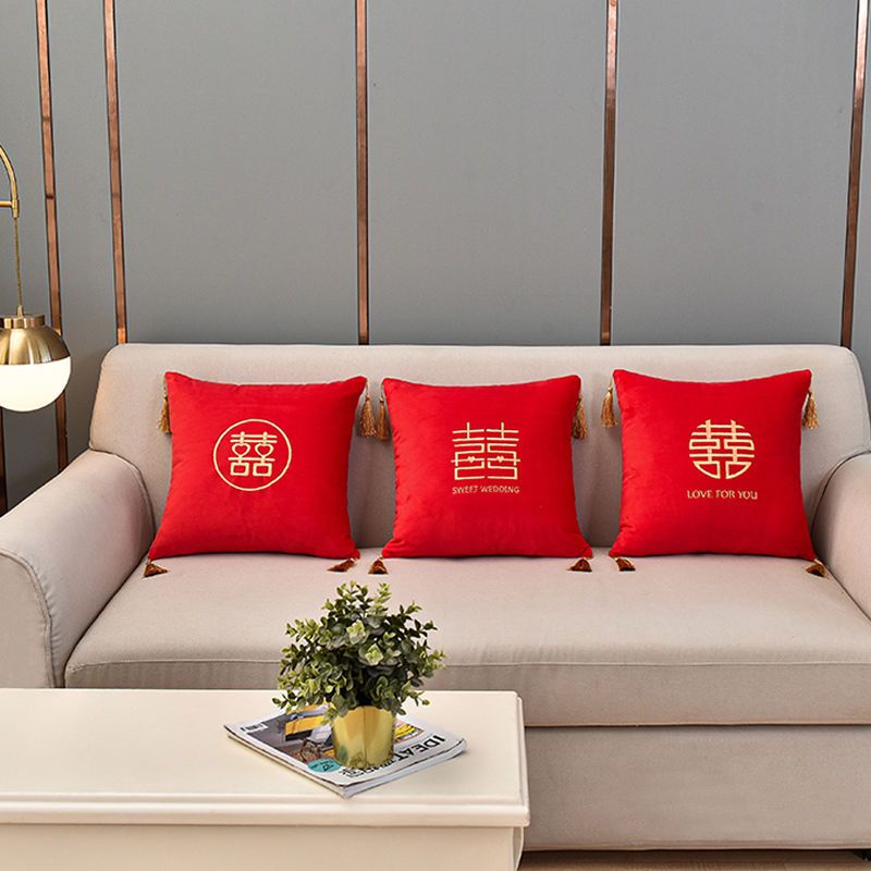 Cặp Gối Nhung Thêu Nhân Vật Hạnh Phúc Màu Đỏ Thoải Mái Dùng Trang Trí Ghế sofa Phòng Khách / Tiệc Cưới