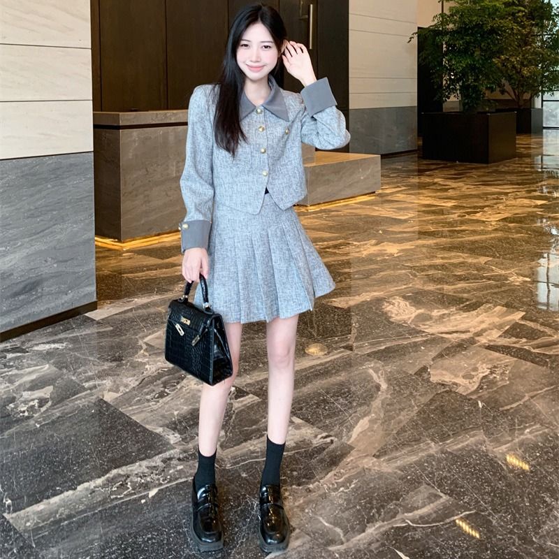 Bộ Áo Khoác Vest Dáng Rộng Phối Chân Váy Ngắn Xếp Ly Kiểu retro Pháp Thời Trang Mùa Thu 2023 Cho Nữ