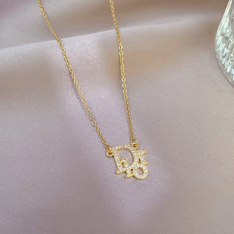 Vòng Cổ Titan Nữ Đính Đá Cao Cấp Dây Chuyền Liền Mặt Thiết Kế Thời Trang Trẻ Trung