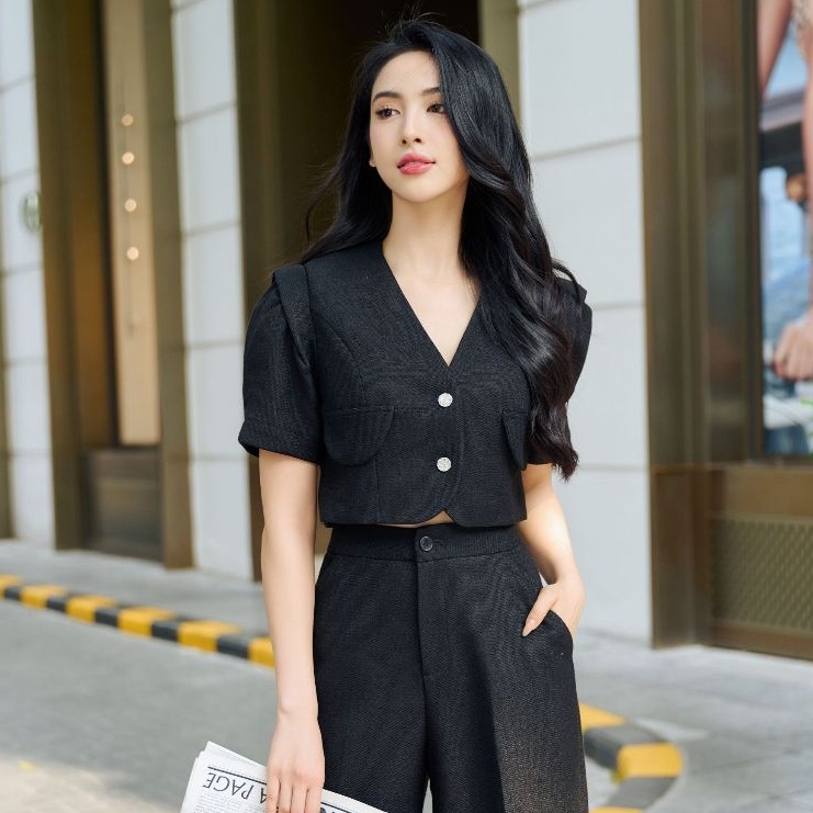 NHẬN NGAY VOUCHER 200K HÔM NAY || JOVEN Áo Ellie Dáng Croptop Cổ V Tay Phồng Sang Trọng Trẻ Trung