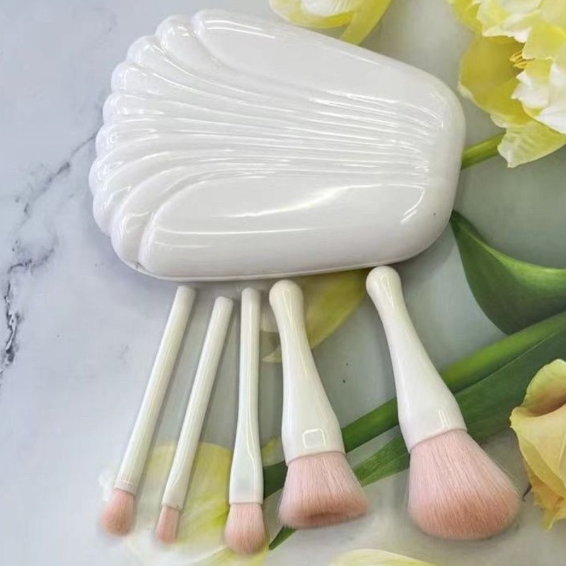 Bộ Cọ Trang Điểm mini Kèm Gương Dễ Thương Cho Nữ