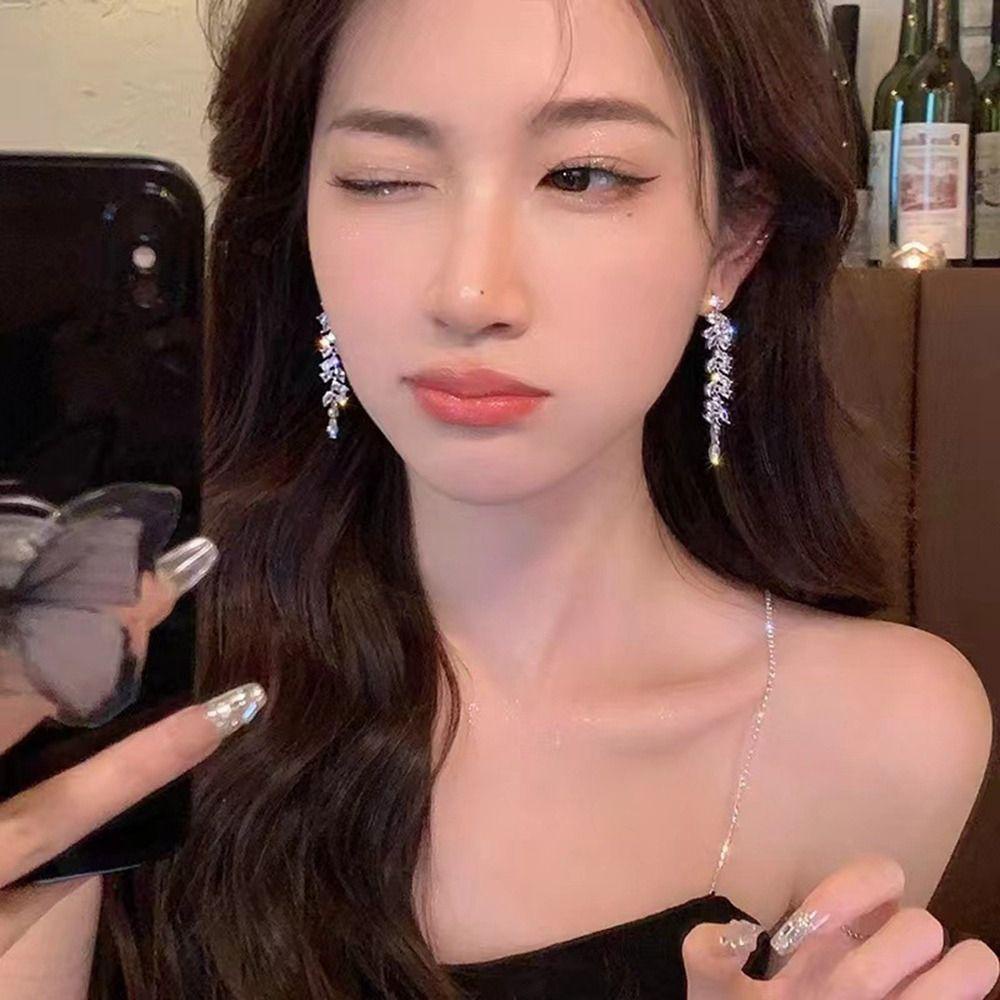 Bông Tai 26Eie Dáng Dài Hình Chiếc Lá Đính Đá Thời Trang Cho Nữ