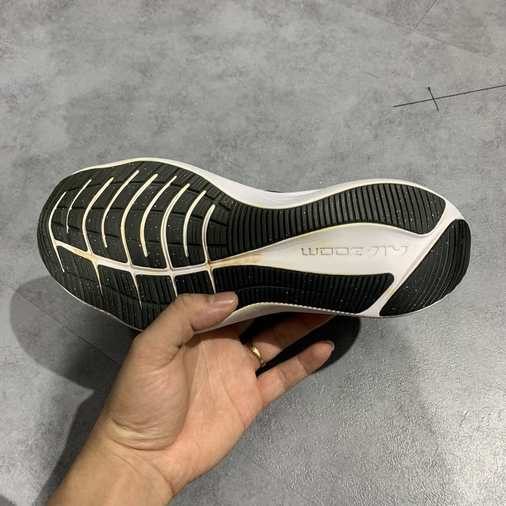2hand Giày Ni.ke Air Zoom Winflo 8 'Black White' CW3421-005 SIZE 37.5 PVN9802