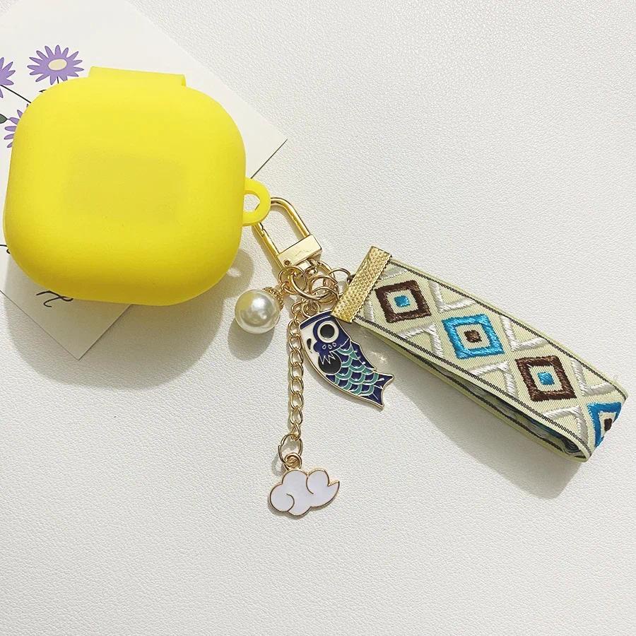 Vỏ Bảo Vệ Hộp Sạc Tai Nghe anker soundcore r50i / p20i p20i Bằng Silicon Hình Trái Tim Thời Trang