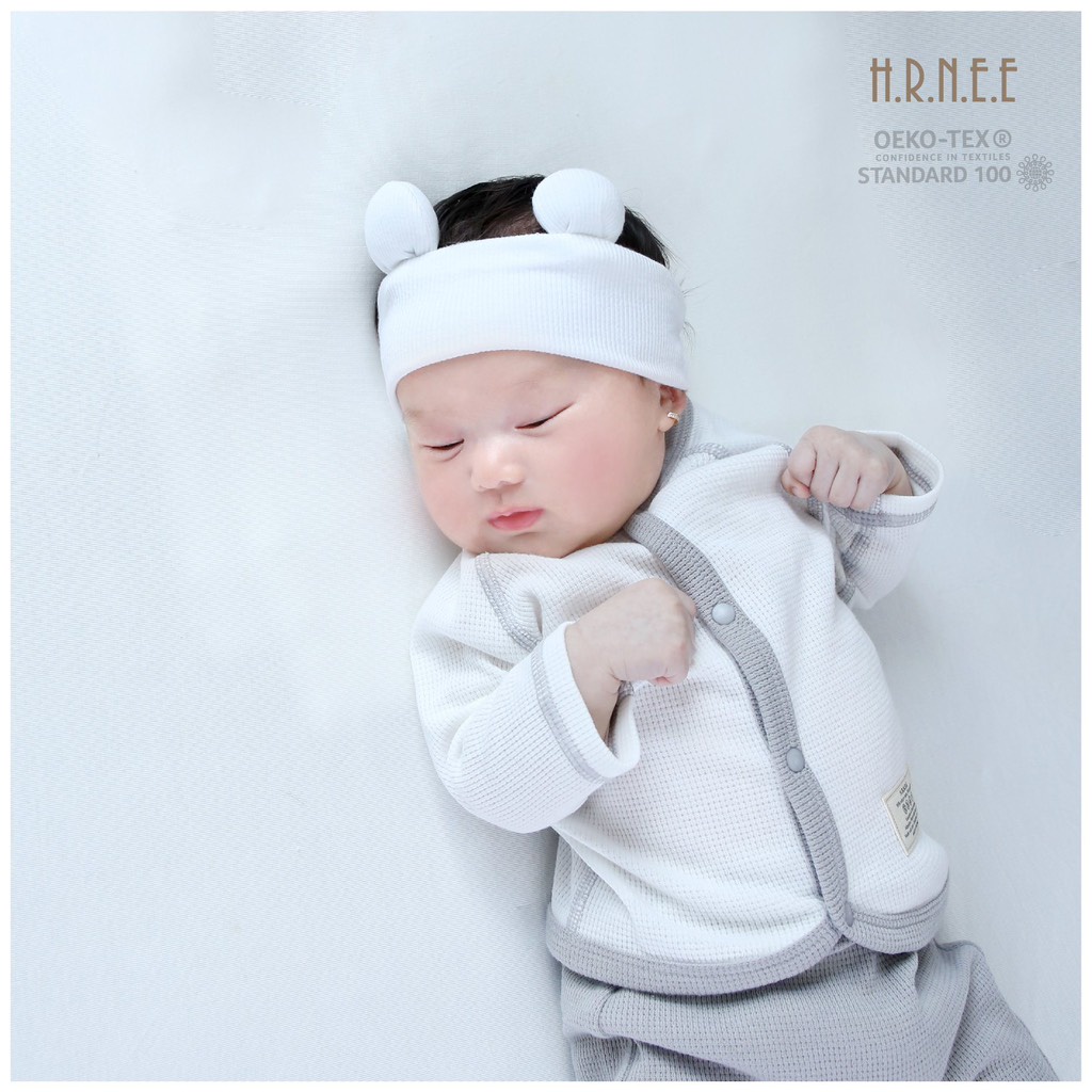 Bộ Hrnee sơ sinh nỉ len cài giữa cho bé