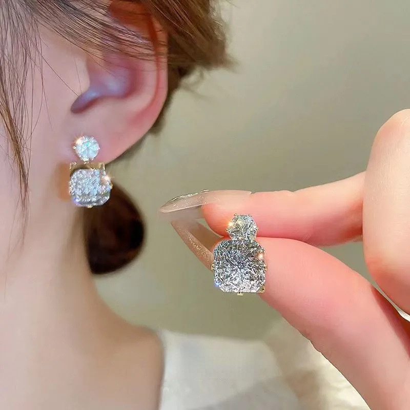 Khuyên Tai Đính Đá Pha Lê Hình Vuông Nhỏ Phong Cách Hàn Quốc Ngọt Ngào Dành Cho Nữ