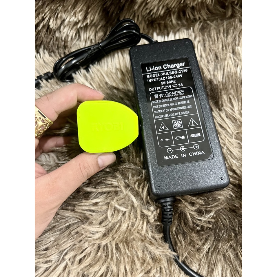 Dock Sạc Ryobi 18v Lion cho pin zin bằng adapter rời. LK