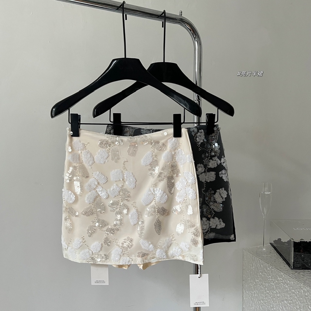 Bộ Áo satin Đính Kim Sa + Chân Váy Ngắn Thời Trang Cho Nữ 8649