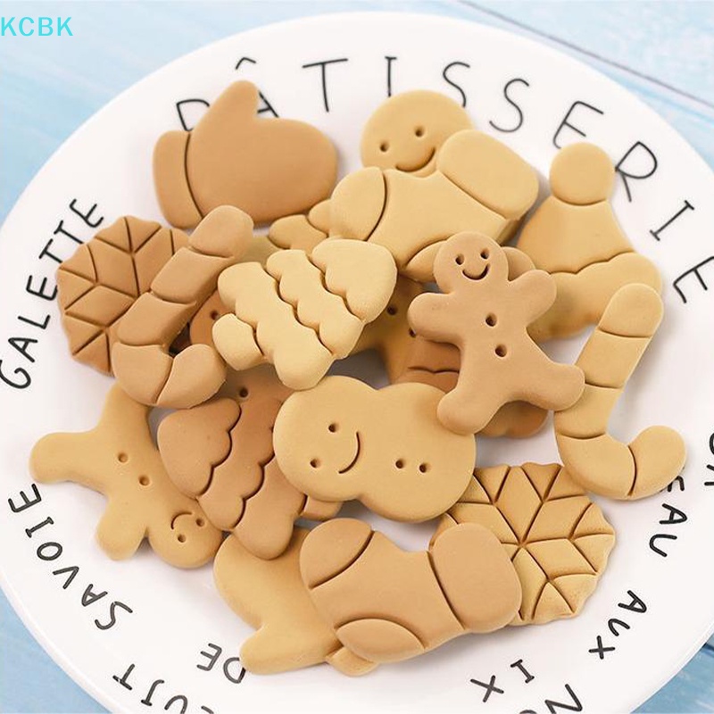 Bộ 8 Khuôn Cắt Bánh Quy Tạo Hình Chủ Đề Giáng Sinh Dễ Thương