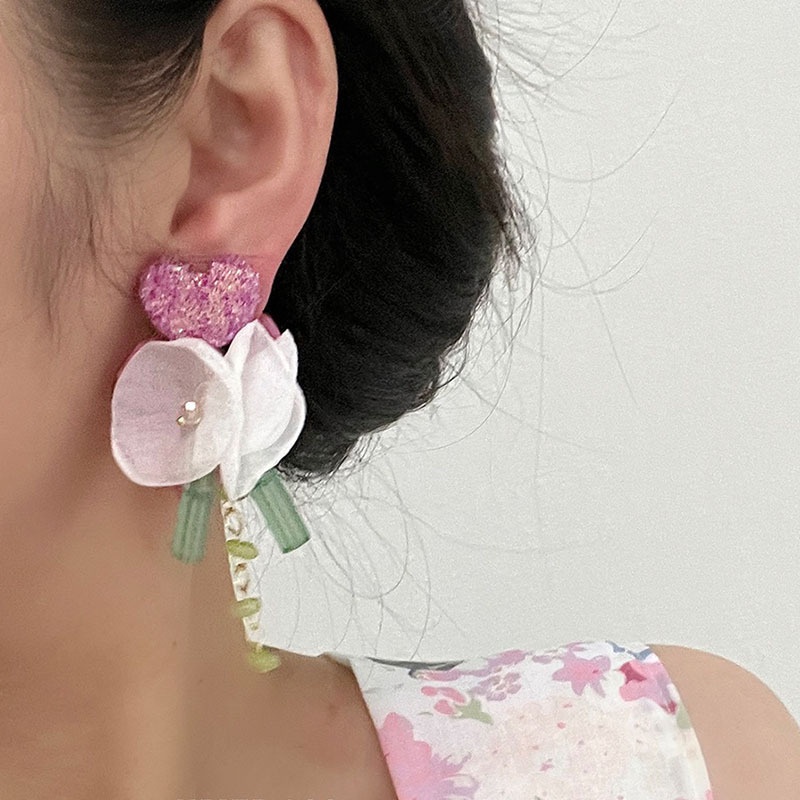 Khuyên Tai Hình Bông Hoa Màu Hồng Thiết Kế Đám Đông Độc Đáo