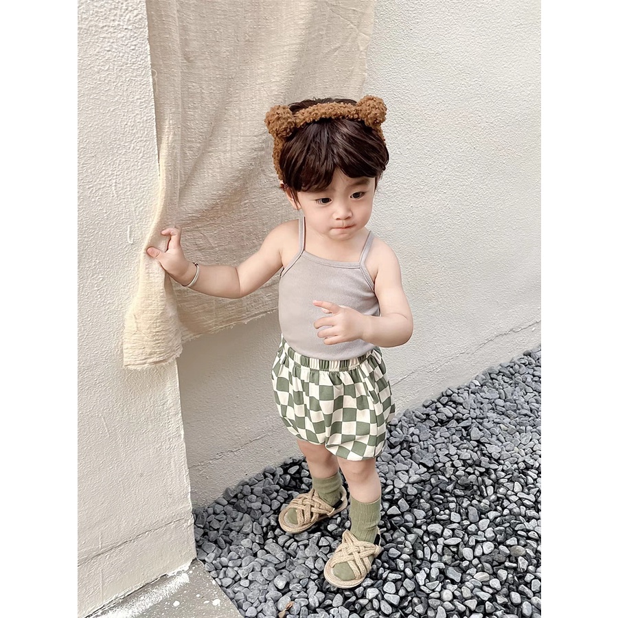 Set Đồ Mùa Hè 2 Món Gồm Áo Trơn Sát Nách + Quần Ngắn In Họa Tiết Caro Cho Bé 1-3 Tuổi
