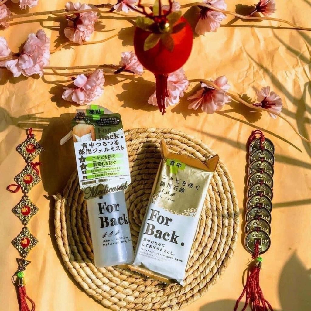 Xịt Giảm Mụn Lưng Pelican For Back Medicated Body Lotion 100ml Nhật Bản