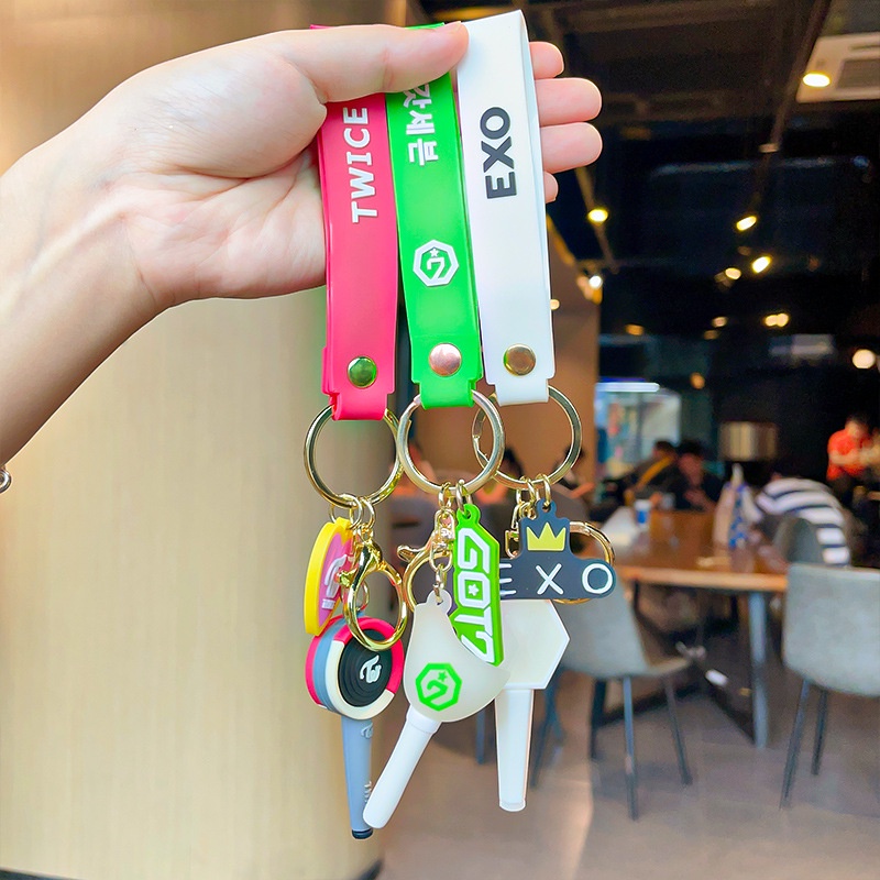 Móc Khóa Hình Búa Của Nhóm Nhạc blackpink Hàn Quốc