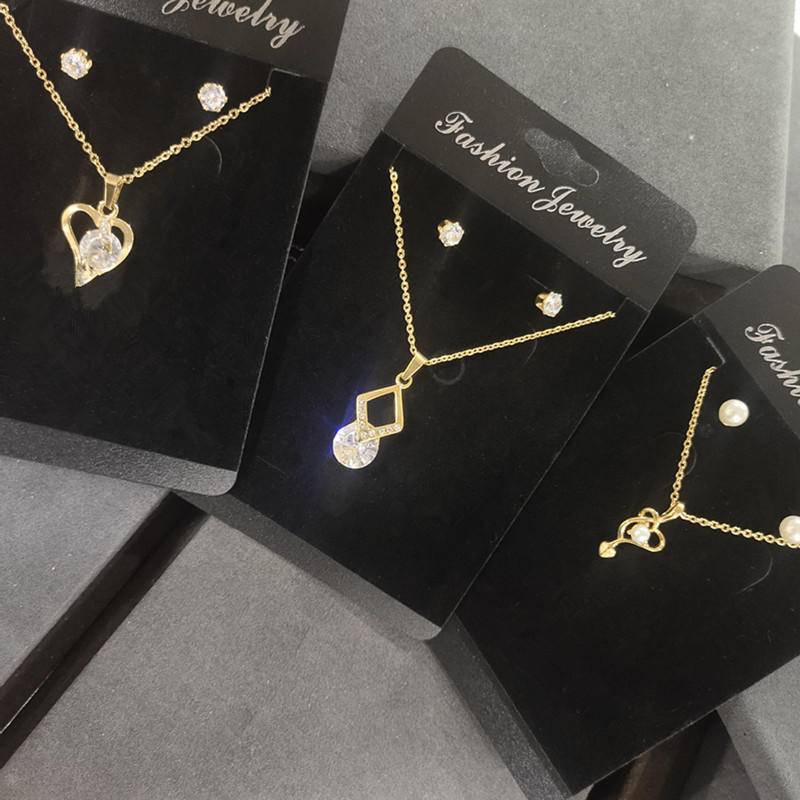 Set Dây Chuyền Và Bông Tai Bằng Thép Titan Mạ Vàng 18k Thời Trang Âu Mỹ
