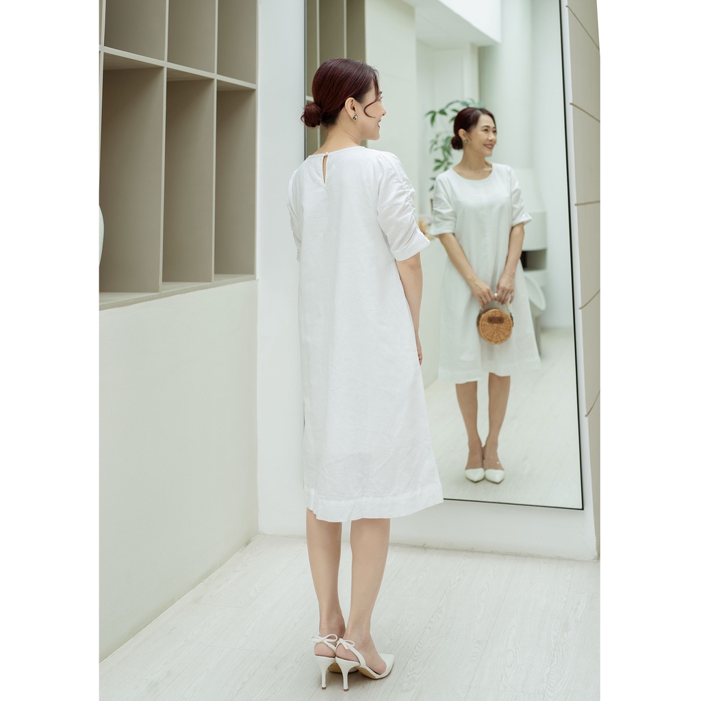 SWANLAKE | Đầm Trung Niên Phom Suông Tay Rút Nhún Nút Bọc Vải Linen Tưng - D11008LW01