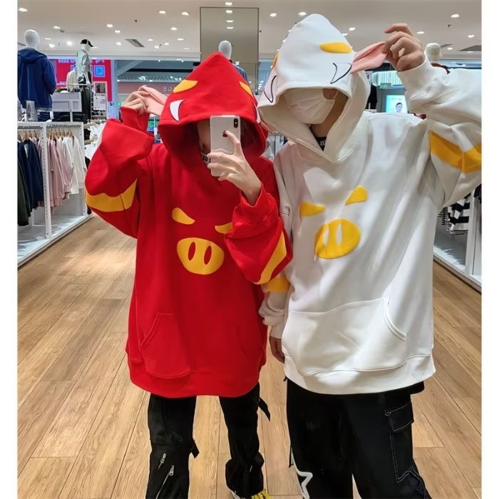 Áo sweater Chui Đầu Vải Nhung In Hình Chú Heo Dễ Thương Cho Cặp Đôi