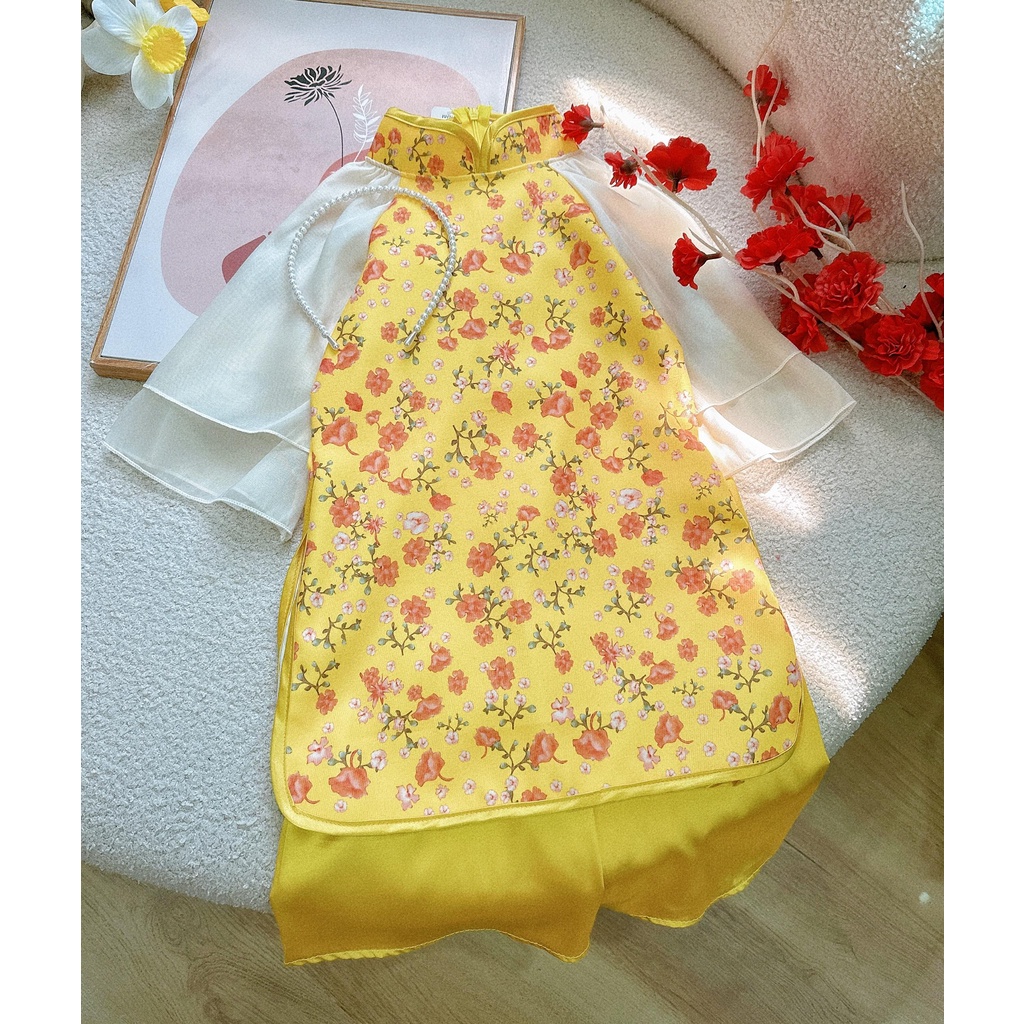 Áo dài hoa nhí chất nhung đẹp, kèm bờm ngọc xinh xắn